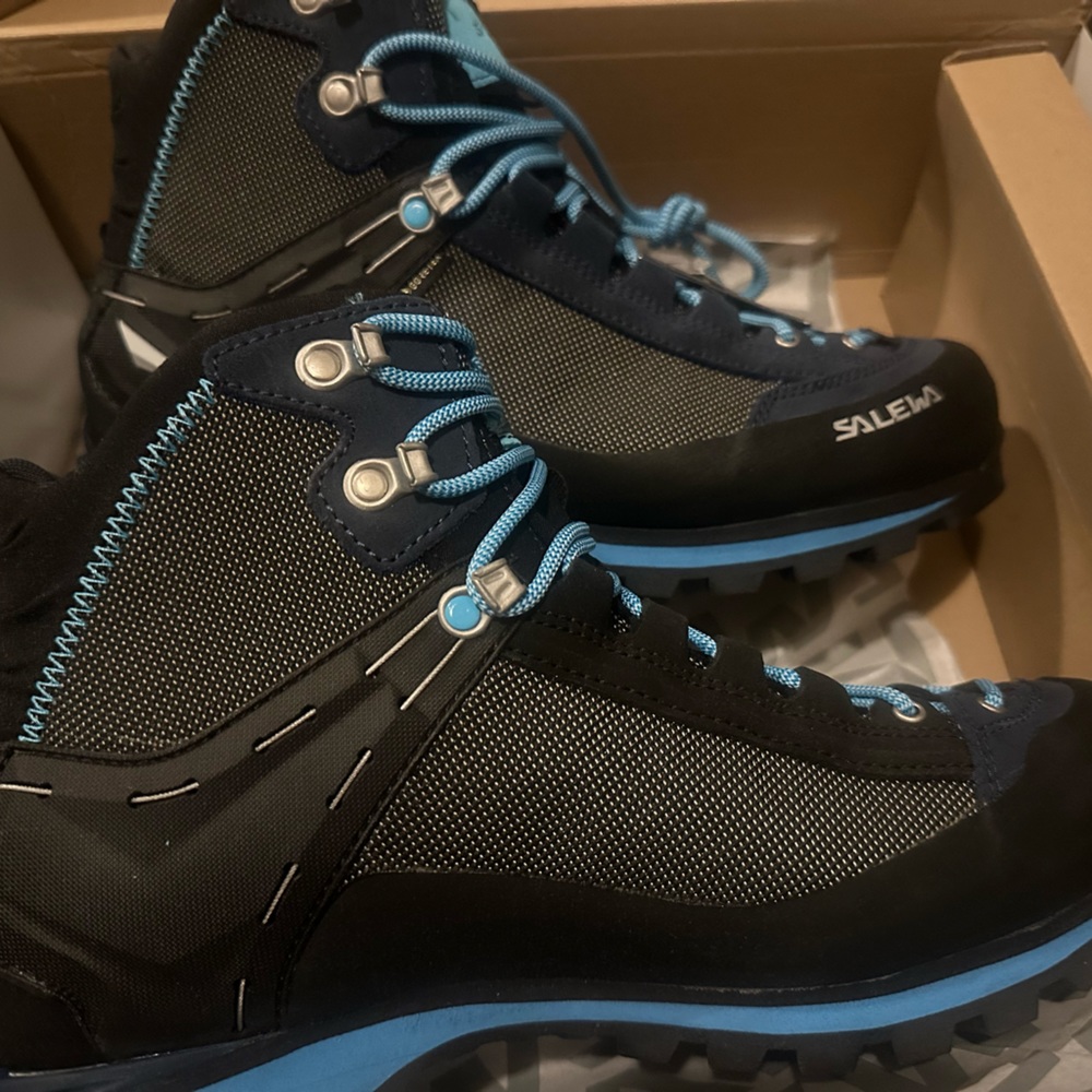 Salewa Women's Crow GTX Mountaineering Boot